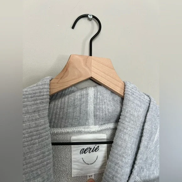 Aerie Gray Turtleneck Sweater - Picture 4 of 6